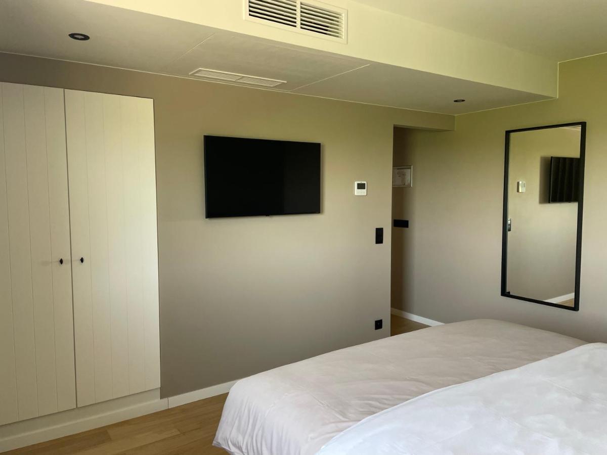 Hotel Ferme d'Ecavéé Celles  Esterno foto